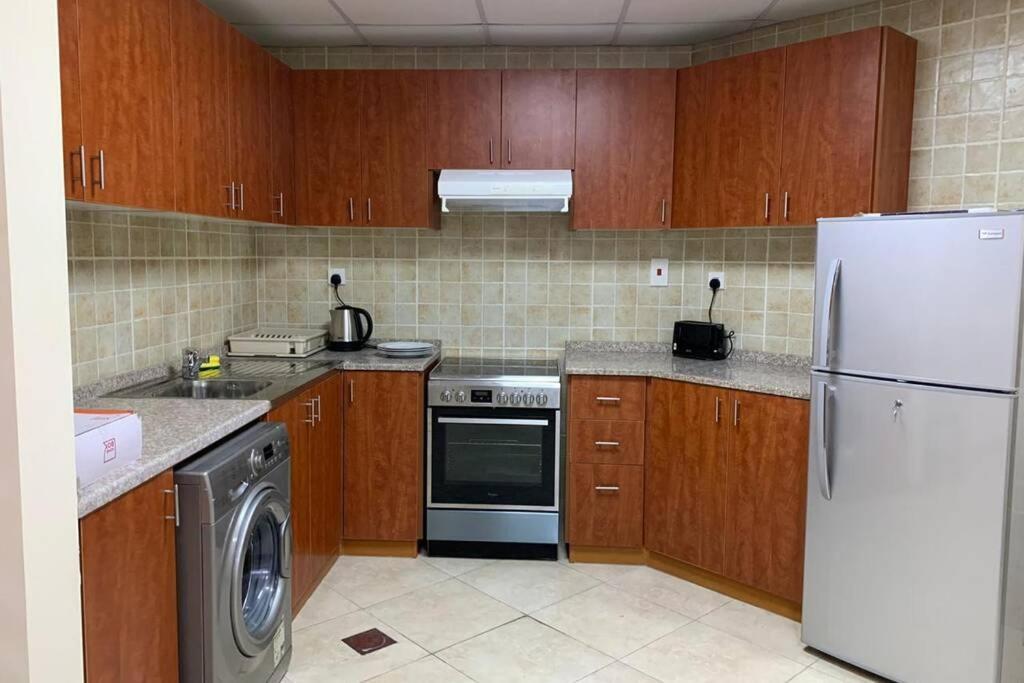 Cozy 2Bhk Near To Dmcc Metro Station -505 Daire Dubai Dış mekan fotoğraf
