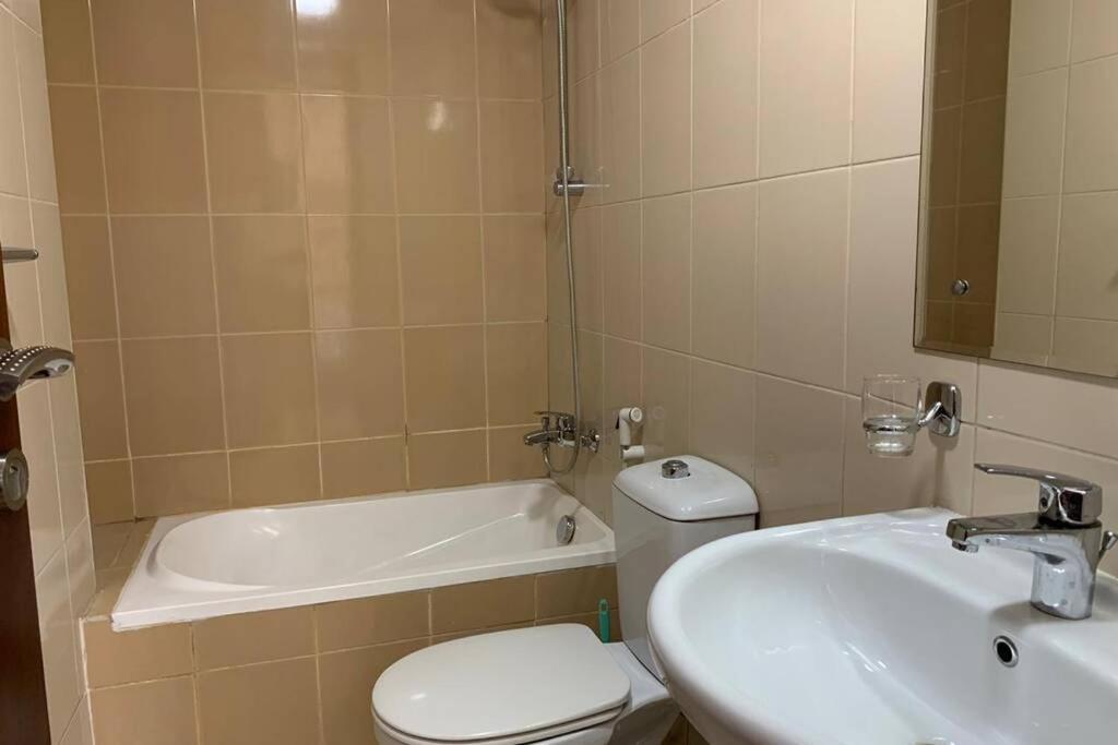Cozy 2Bhk Near To Dmcc Metro Station -505 Daire Dubai Dış mekan fotoğraf