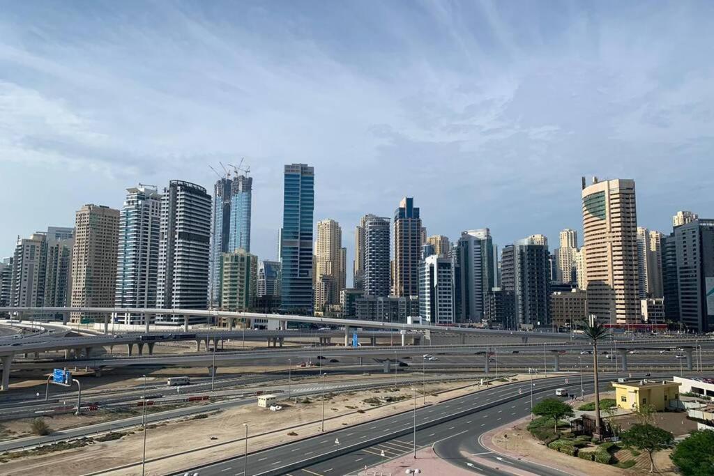Cozy 2Bhk Near To Dmcc Metro Station -505 Daire Dubai Dış mekan fotoğraf